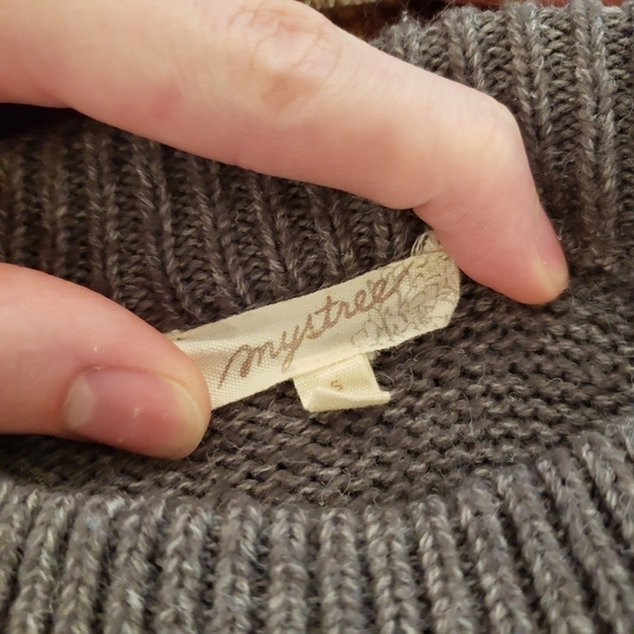 Like NEW Mystree Cropped Sweater Size Small - Picture 4 of 5